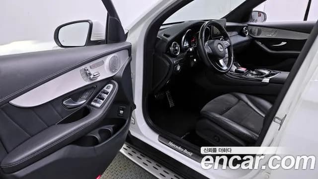 2019 Mercedes-Benz GLC-Class X253 GLC300 4MATIC AMG Line Coupe Sold VIN WDC0J4KB2KF668606 – dashboard 2019 Mercedes-Benz GLC-Class X253 GLC300 4MATIC AMG Line Coupe Sold VIN WDC0J4KB2KF668606 – dashboard