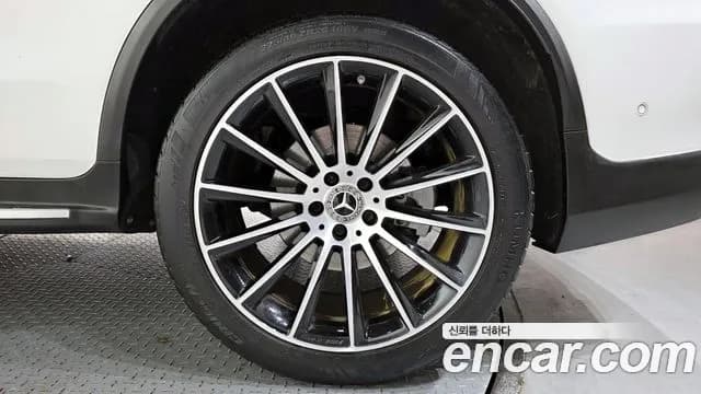 2019 Mercedes-Benz GLC-Class X253 GLC300 4MATIC AMG Line Coupe Sold VIN WDC0J4KB2KF668606 – trunk area 2019 Mercedes-Benz GLC-Class X253 GLC300 4MATIC AMG Line Coupe Sold VIN WDC0J4KB2KF668606 – trunk area