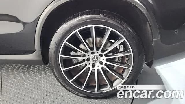 2019 Mercedes-Benz GLC-Class X253 GLC300 4MATIC AMG Line Coupe Sold VIN WDC0J4KB5KF642372 – rear exterior 2019 Mercedes-Benz GLC-Class X253 GLC300 4MATIC AMG Line Coupe Sold VIN WDC0J4KB5KF642372 – rear exterior