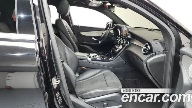 2019 Mercedes-Benz GLC-Class X253 GLC300 4MATIC AMG Line Coupe Sold VIN WDC0J4KB5KF642372 – engine bay 2019 Mercedes-Benz GLC-Class X253 GLC300 4MATIC AMG Line Coupe Sold VIN WDC0J4KB5KF642372 – engine bay