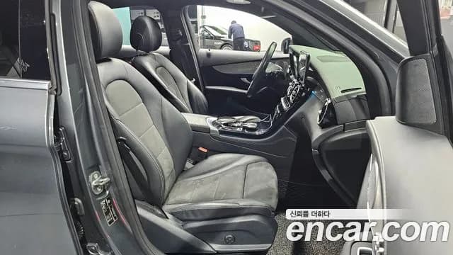 2019 Mercedes-Benz GLC-Class X253 GLC300 4MATIC AMG Line Coupe Sold VIN WDC0J4KB5KF665344 – side profile 2019 Mercedes-Benz GLC-Class X253 GLC300 4MATIC AMG Line Coupe Sold VIN WDC0J4KB5KF665344 – side profile
