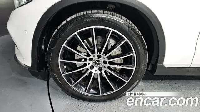 2019 Mercedes-Benz GLC-Class X253 GLC300 4MATIC AMG Line Coupe Sold VIN WDC0J4KB6KF668897 – side profile 2019 Mercedes-Benz GLC-Class X253 GLC300 4MATIC AMG Line Coupe Sold VIN WDC0J4KB6KF668897 – side profile