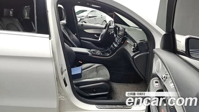 2019 Mercedes-Benz GLC-Class X253 GLC300 4MATIC AMG Line Coupe Sold VIN WDC0J4KB6KF668897 – odometer reading 2019 Mercedes-Benz GLC-Class X253 GLC300 4MATIC AMG Line Coupe Sold VIN WDC0J4KB6KF668897 – odometer reading