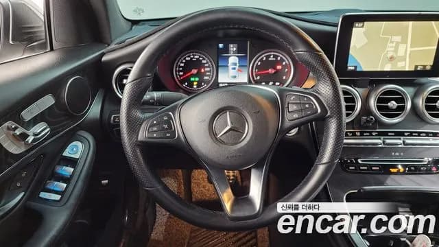 2019 Mercedes-Benz GLC-Class X253 GCL300 4MATIC Coupe Sold VIN WDC0J4KBXKF519716 – exterior detail 2019 Mercedes-Benz GLC-Class X253 GCL300 4MATIC Coupe Sold VIN WDC0J4KBXKF519716 – exterior detail