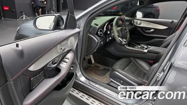 2018 Mercedes-Benz GLC-Class X253 AMG GLC43 4MATIC Coupe Sold VIN WDC0J6EBXJF338024 – interior seats 2018 Mercedes-Benz GLC-Class X253 AMG GLC43 4MATIC Coupe Sold VIN WDC0J6EBXJF338024 – interior seats