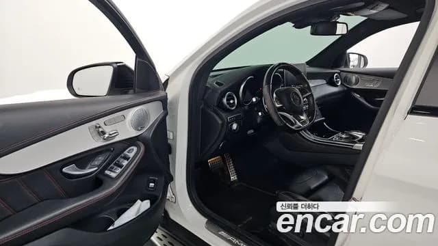 2019 Mercedes-Benz GLC-Class X253 AMG GLC43 4MATIC Coupe Sold VIN WDC0J6EBXKF507718 – interior seats 2019 Mercedes-Benz GLC-Class X253 AMG GLC43 4MATIC Coupe Sold VIN WDC0J6EBXKF507718 – interior seats
