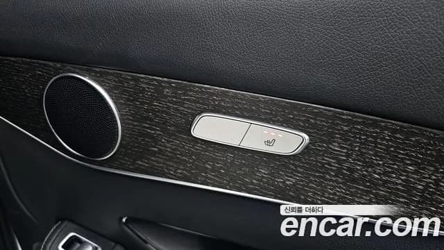 2020 Mercedes-Benz GLC-Class X253 GCL300 4MATIC Coupe Sold VIN WDC0J8EB3LF745908 – exterior detail 2020 Mercedes-Benz GLC-Class X253 GCL300 4MATIC Coupe Sold VIN WDC0J8EB3LF745908 – exterior detail