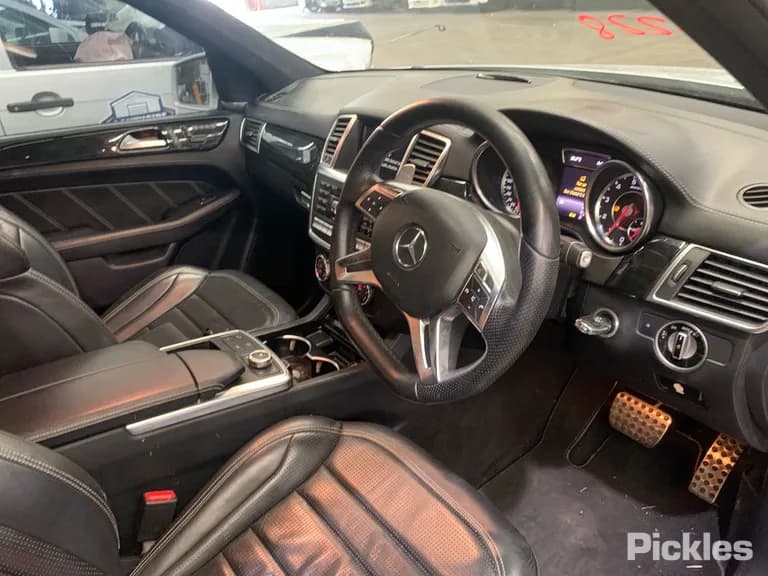 2013 Mercedes-Benz M-Class Used VIN WDC1660742A332600 – rear exterior 2013 Mercedes-Benz M-Class Used VIN WDC1660742A332600 – rear exterior