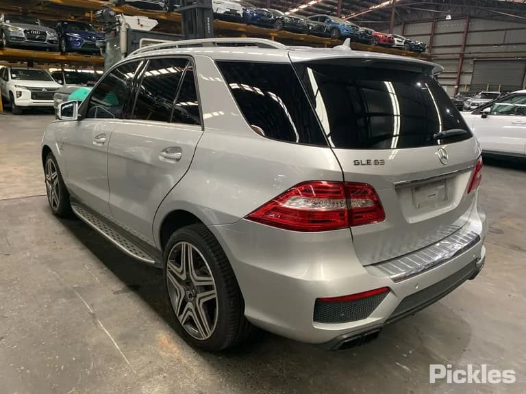 2013 Mercedes-Benz M-Class Used VIN WDC1660742A332600 – engine bay 2013 Mercedes-Benz M-Class Used VIN WDC1660742A332600 – engine bay
