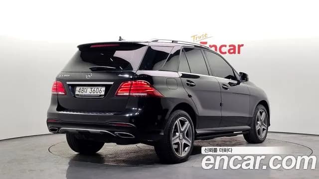 2017 Mercedes-Benz GLE-Class W166 GLE350 d 4MATIC Sold VIN WDCDA2EB3HA882592 – interior seats 2017 Mercedes-Benz GLE-Class W166 GLE350 d 4MATIC Sold VIN WDCDA2EB3HA882592 – interior seats