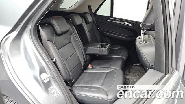 2017 Mercedes-Benz GLE-Class W166 GLE350 d 4MATIC Sold VIN WDCDA2EB6HA912846 – interior seats 2017 Mercedes-Benz GLE-Class W166 GLE350 d 4MATIC Sold VIN WDCDA2EB6HA912846 – interior seats