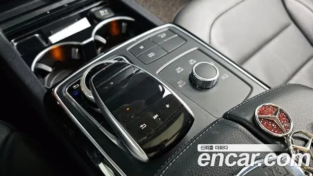 2017 Mercedes-Benz GLE-Class W166 GLE350 d 4MATIC Sold VIN WDCDA2EB6HA912846 – exterior detail 2017 Mercedes-Benz GLE-Class W166 GLE350 d 4MATIC Sold VIN WDCDA2EB6HA912846 – exterior detail