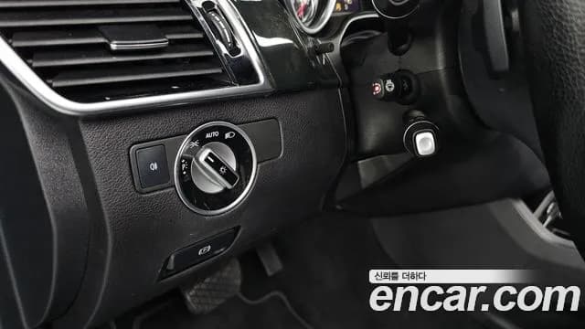2017 Mercedes-Benz GLE-Class W166 GLE350 d 4MATIC Sold VIN WDCDA2EB8HA907986 – exterior detail 2017 Mercedes-Benz GLE-Class W166 GLE350 d 4MATIC Sold VIN WDCDA2EB8HA907986 – exterior detail