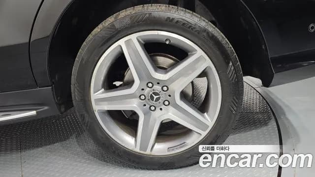 2017 Mercedes-Benz GLE-Class W166 GLE350 d 4MATIC Sold VIN WDCDA2EB8HA907986 – trunk area 2017 Mercedes-Benz GLE-Class W166 GLE350 d 4MATIC Sold VIN WDCDA2EB8HA907986 – trunk area