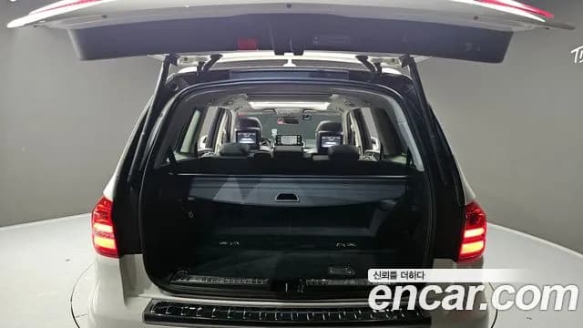 2018 Mercedes-Benz GLS-Class X166 GLS350 d 4MATIC Sold VIN WDCDF2EE8JB113145 – interior seats 2018 Mercedes-Benz GLS-Class X166 GLS350 d 4MATIC Sold VIN WDCDF2EE8JB113145 – interior seats