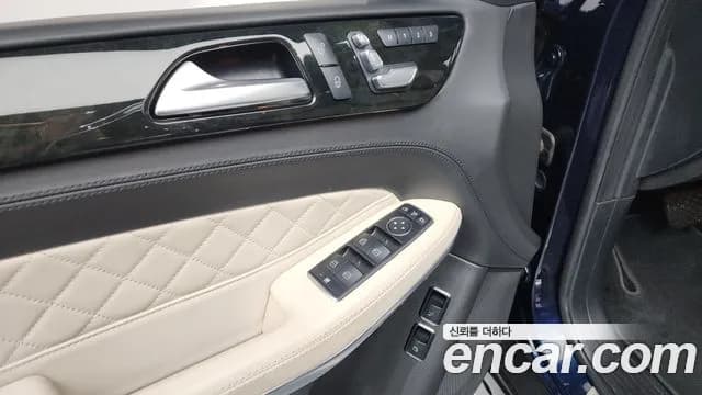2017 Mercedes-Benz GLS-Class X166 GLS500 4MATIC Sold VIN WDCDF7DEXHA836977 – photo 16 2017 Mercedes-Benz GLS-Class X166 GLS500 4MATIC Sold VIN WDCDF7DEXHA836977 – photo 16