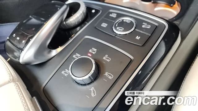 2017 Mercedes-Benz GLS-Class X166 GLS500 4MATIC Sold VIN WDCDF7DEXHA836977 – photo 37 2017 Mercedes-Benz GLS-Class X166 GLS500 4MATIC Sold VIN WDCDF7DEXHA836977 – photo 37
