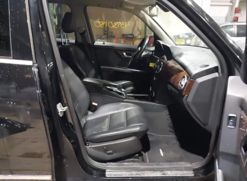 2014 MERCEDES-BENZ GLK-Class Used VIN WDCGG8JB5EG184661 – trunk area 2014 MERCEDES-BENZ GLK-Class Used VIN WDCGG8JB5EG184661 – trunk area