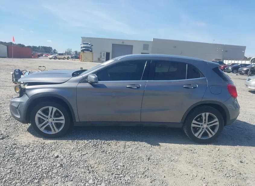 2017 MERCEDES-BENZ GLA-Class Used VIN WDCTG4EB4HJ301803 – dashboard 2017 MERCEDES-BENZ GLA-Class Used VIN WDCTG4EB4HJ301803 – dashboard