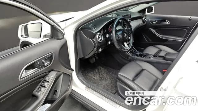 2018 Mercedes-Benz GLA-Class X156 GLA220 Premium Sold VIN WDCTG4FB0JJ492639 – photo 13 2018 Mercedes-Benz GLA-Class X156 GLA220 Premium Sold VIN WDCTG4FB0JJ492639 – photo 13