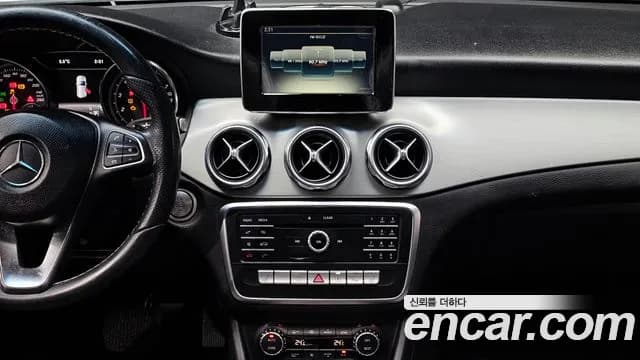 2018 Mercedes-Benz GLA-Class X156 GLA220 Premium Sold VIN WDCTG4FB0JJ492639 – photo 20 2018 Mercedes-Benz GLA-Class X156 GLA220 Premium Sold VIN WDCTG4FB0JJ492639 – photo 20