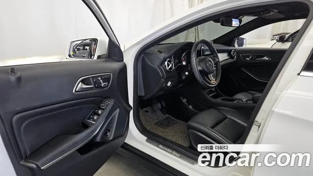 2018 Mercedes-Benz GLA-Class X156 GLA220 Premium Sold VIN WDCTG4FB1JJ485523 – engine bay 2018 Mercedes-Benz GLA-Class X156 GLA220 Premium Sold VIN WDCTG4FB1JJ485523 – engine bay