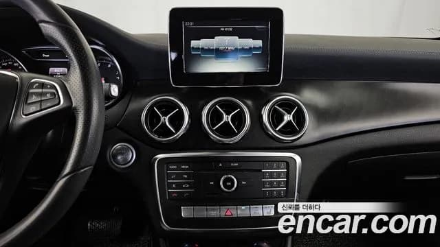 2018 Mercedes-Benz GLA-Class X156 GLA220 Premium Sold VIN WDCTG4FB1JJ485523 – photo 11 2018 Mercedes-Benz GLA-Class X156 GLA220 Premium Sold VIN WDCTG4FB1JJ485523 – photo 11