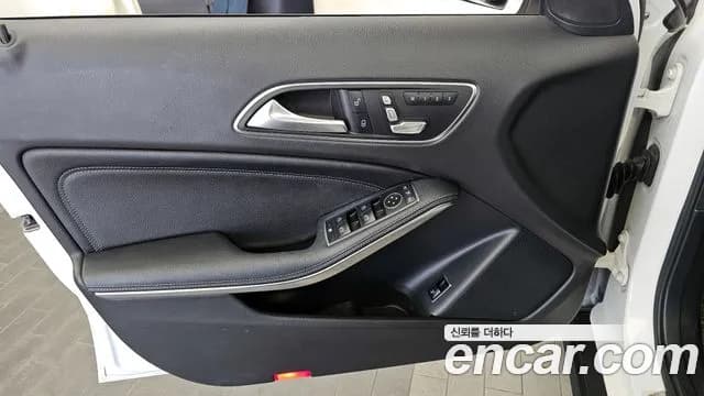 2018 Mercedes-Benz GLA-Class X156 GLA220 Premium Sold VIN WDCTG4FB1JJ485523 – photo 32 2018 Mercedes-Benz GLA-Class X156 GLA220 Premium Sold VIN WDCTG4FB1JJ485523 – photo 32