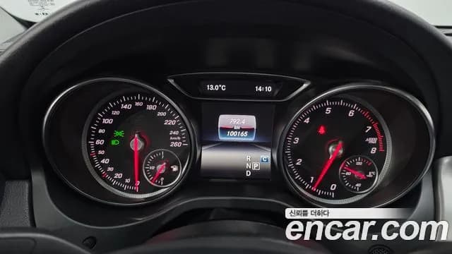 2019 Mercedes-Benz GLA-Class X156 GLA220 Premium Sold VIN WDCTG4FB3KJ572633 – interior seats 2019 Mercedes-Benz GLA-Class X156 GLA220 Premium Sold VIN WDCTG4FB3KJ572633 – interior seats