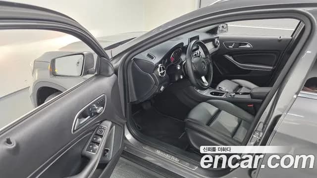 2019 Mercedes-Benz GLA-Class X156 GLA220 Premium Sold VIN WDCTG4FB3KJ572633 – photo 16 2019 Mercedes-Benz GLA-Class X156 GLA220 Premium Sold VIN WDCTG4FB3KJ572633 – photo 16