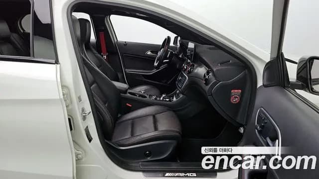 2017 Mercedes-Benz GLA-Class X156 GLA45 AMG 4MATIC Sold VIN WDCTG5CB8HJ334098 – interior seats 2017 Mercedes-Benz GLA-Class X156 GLA45 AMG 4MATIC Sold VIN WDCTG5CB8HJ334098 – interior seats