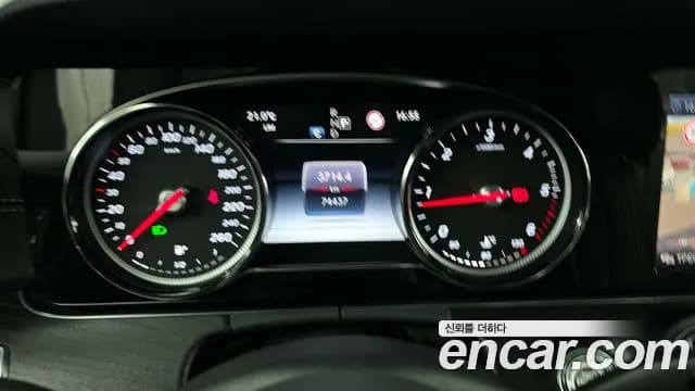 2019 Mercedes-Benz E-Class W213 E220d Coupe Sold VIN WDD1J1EB0KF117049 – photo 32 2019 Mercedes-Benz E-Class W213 E220d Coupe Sold VIN WDD1J1EB0KF117049 – photo 32