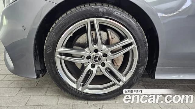 2017 Mercedes-Benz E-Class W213 E220d Coupe Sold VIN WDD1J1EB5HF023001 – engine bay 2017 Mercedes-Benz E-Class W213 E220d Coupe Sold VIN WDD1J1EB5HF023001 – engine bay