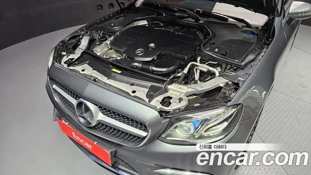 2018 Mercedes-Benz E-Class W213 E220d Coupe Sold VIN WDD1J1EB7JF058497 – trunk area 2018 Mercedes-Benz E-Class W213 E220d Coupe Sold VIN WDD1J1EB7JF058497 – trunk area