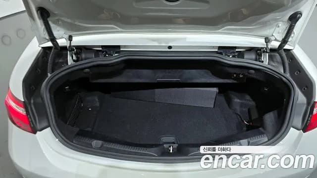 2018 Mercedes-Benz E-Class W213 E220d Cabriolet Sold VIN WDD1K1EB0JF032000 – engine bay 2018 Mercedes-Benz E-Class W213 E220d Cabriolet Sold VIN WDD1K1EB0JF032000 – engine bay