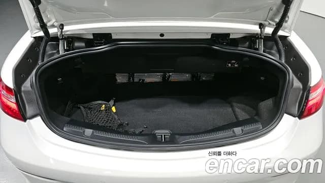 2018 Mercedes-Benz E-Class W213 E220d Cabriolet Sold VIN WDD1K1EB1JF032734 – trunk area 2018 Mercedes-Benz E-Class W213 E220d Cabriolet Sold VIN WDD1K1EB1JF032734 – trunk area