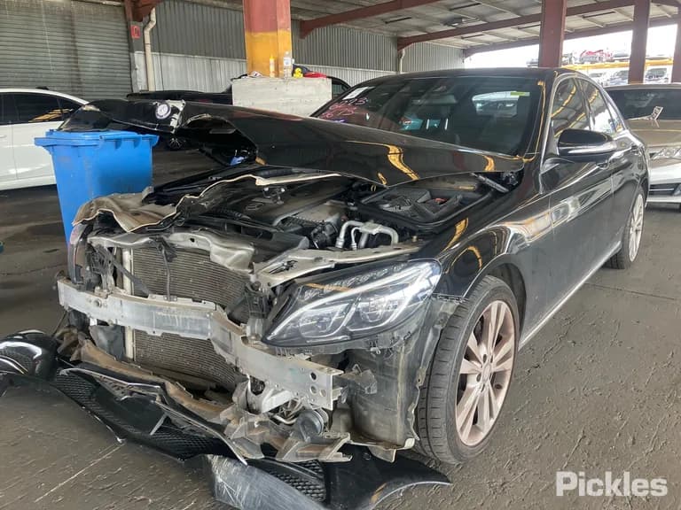 2015 Mercedes-Benz C-Class Used VIN WDD2050422R067911 – rear exterior 2015 Mercedes-Benz C-Class Used VIN WDD2050422R067911 – rear exterior