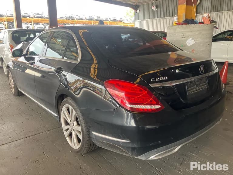 2015 Mercedes-Benz C-Class Used VIN WDD2050422R067911 – undercarriage 2015 Mercedes-Benz C-Class Used VIN WDD2050422R067911 – undercarriage