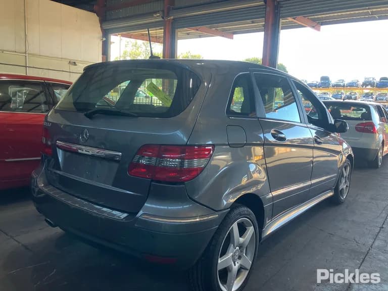 2010 Mercedes-Benz B-Class Used VIN WDD2452322J619044 – rear exterior 2010 Mercedes-Benz B-Class Used VIN WDD2452322J619044 – rear exterior