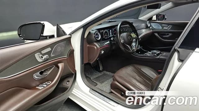 2019 Mercedes-Benz CLS-Class C257 CLS400d 4MATIC AMG Line Sold VIN WDD2J2DB0KA010141 – trunk area 2019 Mercedes-Benz CLS-Class C257 CLS400d 4MATIC AMG Line Sold VIN WDD2J2DB0KA010141 – trunk area