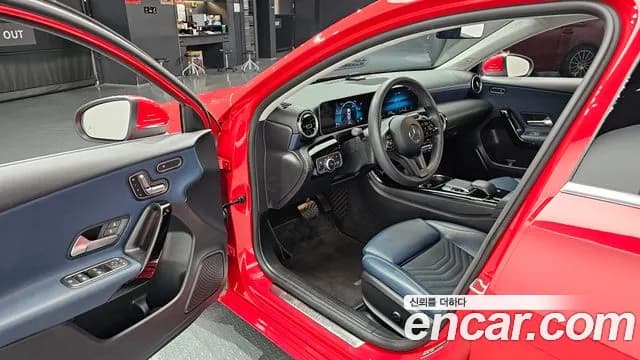 2019 Mercedes-Benz A-Class W177 A220 Hatchback Sold VIN WDD3F4EB2KJ072401 – interior seats 2019 Mercedes-Benz A-Class W177 A220 Hatchback Sold VIN WDD3F4EB2KJ072401 – interior seats