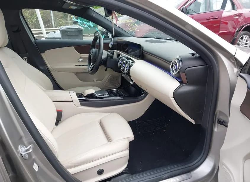 2019 MERCEDES-BENZ A-Class Used VIN WDD3G4EB5KW025363 – exterior detail 2019 MERCEDES-BENZ A-Class Used VIN WDD3G4EB5KW025363 – exterior detail