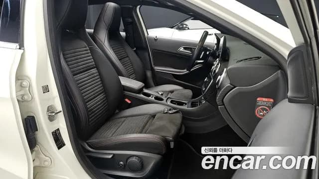 2018 Mercedes-Benz A-Class W176 A200 AMG Line Sold VIN WDDBF4DB2JJ734425 – interior seats 2018 Mercedes-Benz A-Class W176 A200 AMG Line Sold VIN WDDBF4DB2JJ734425 – interior seats