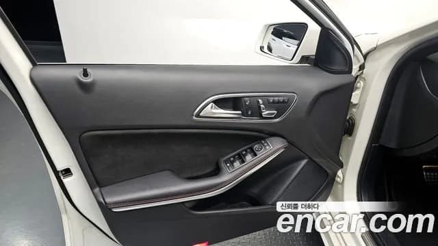 2018 Mercedes-Benz A-Class W176 A200 AMG Line Sold VIN WDDBF4DB2JJ734425 – engine bay 2018 Mercedes-Benz A-Class W176 A200 AMG Line Sold VIN WDDBF4DB2JJ734425 – engine bay