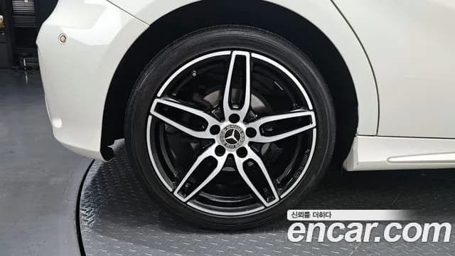 2018 Mercedes-Benz A-Class W176 A200 AMG Line Sold VIN WDDBF4DB2JJ734425 – photo 25 2018 Mercedes-Benz A-Class W176 A200 AMG Line Sold VIN WDDBF4DB2JJ734425 – photo 25