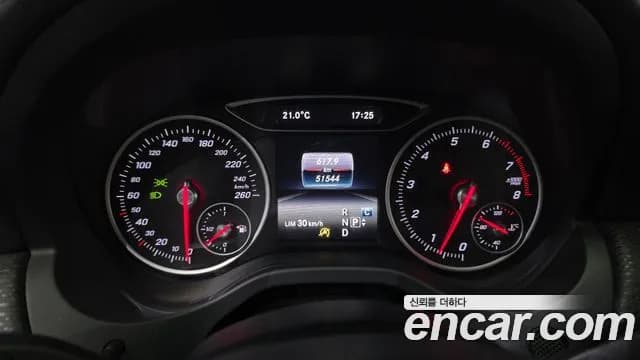 2018 Mercedes-Benz A-Class W176 A200 Sold VIN WDDBF4DB4JJ744499 – interior seats 2018 Mercedes-Benz A-Class W176 A200 Sold VIN WDDBF4DB4JJ744499 – interior seats