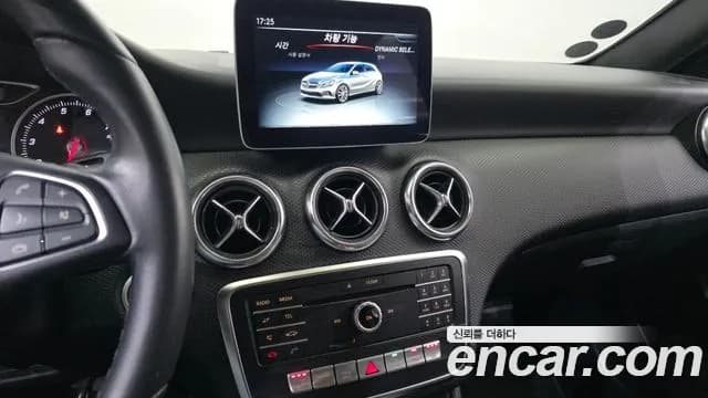 2018 Mercedes-Benz A-Class W176 A200 Sold VIN WDDBF4DB4JJ744499 – photo 17 2018 Mercedes-Benz A-Class W176 A200 Sold VIN WDDBF4DB4JJ744499 – photo 17