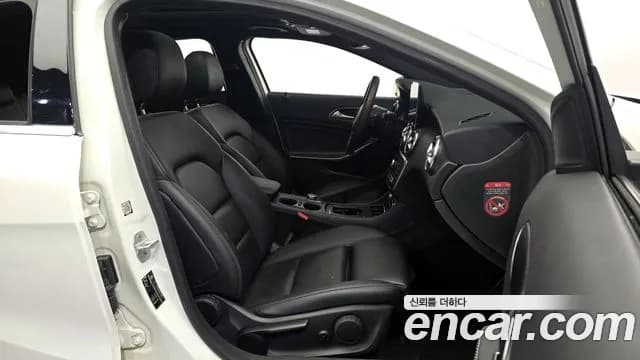 2018 Mercedes-Benz A-Class W176 A200 Sold VIN WDDBF4DBXJJ638400 – interior seats 2018 Mercedes-Benz A-Class W176 A200 Sold VIN WDDBF4DBXJJ638400 – interior seats