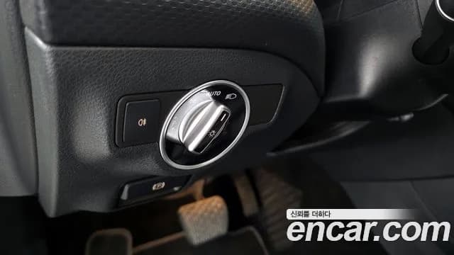 2018 Mercedes-Benz A-Class W176 A200 Sold VIN WDDBF4DBXJJ638400 – photo 11 2018 Mercedes-Benz A-Class W176 A200 Sold VIN WDDBF4DBXJJ638400 – photo 11