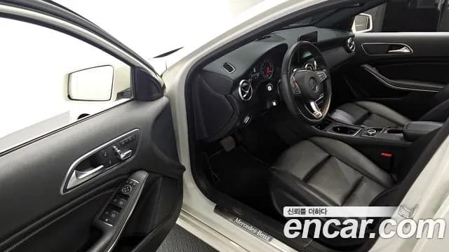 2018 Mercedes-Benz A-Class W176 A200 Sold VIN WDDBF4DBXJJ638400 – photo 12 2018 Mercedes-Benz A-Class W176 A200 Sold VIN WDDBF4DBXJJ638400 – photo 12